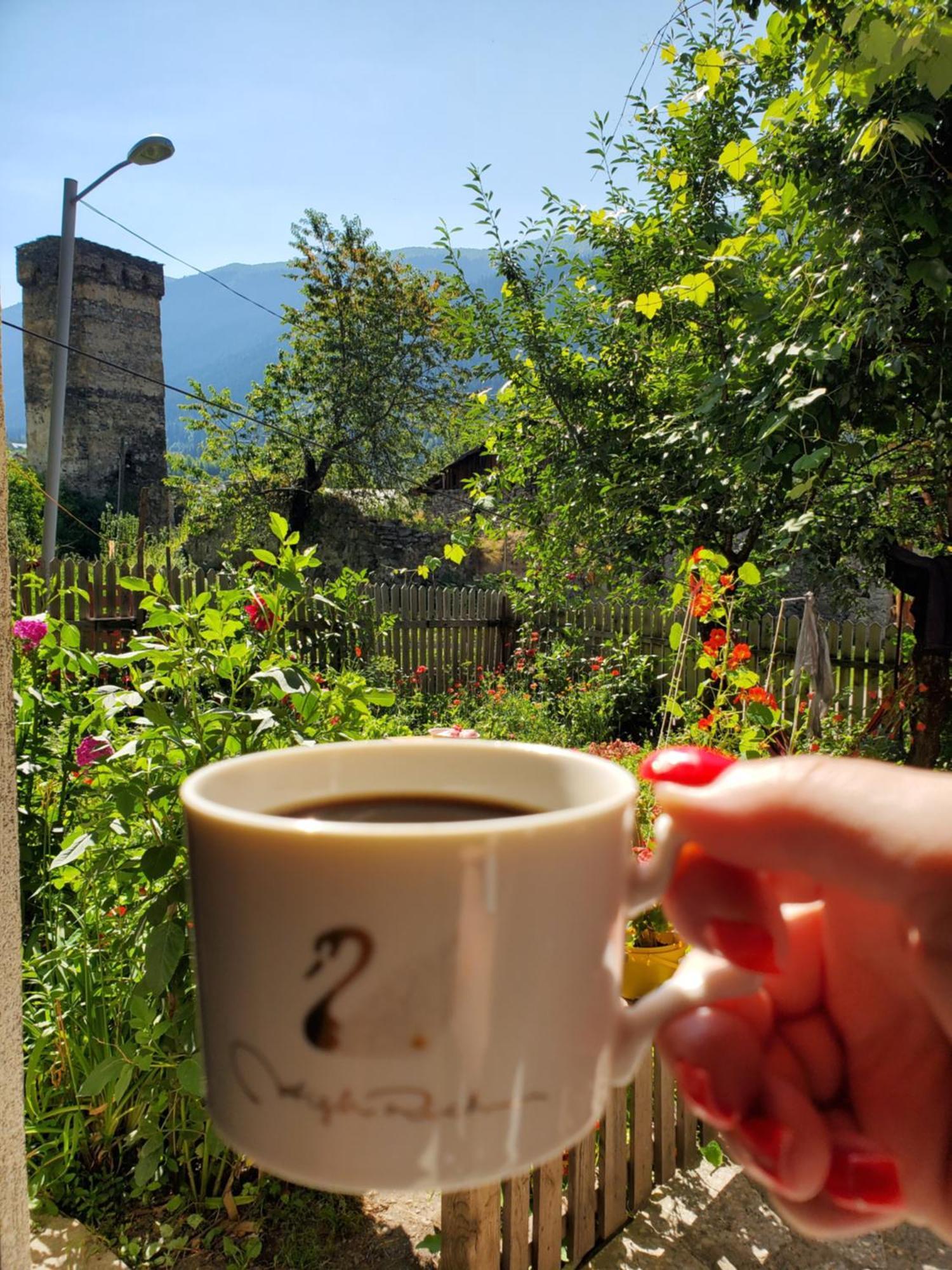 Ailama Guesthouse Mestia Zewnętrze zdjęcie