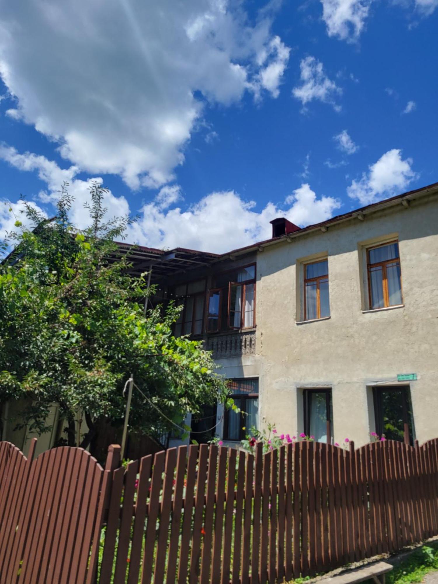 Ailama Guesthouse Mestia Zewnętrze zdjęcie