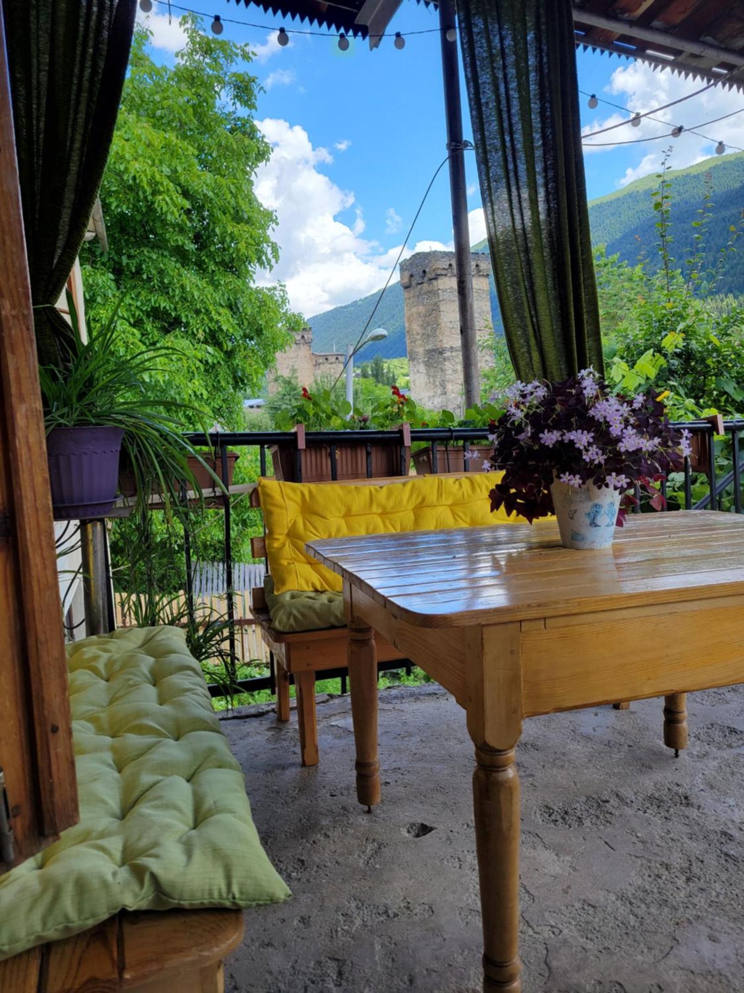 Ailama Guesthouse Mestia Zewnętrze zdjęcie