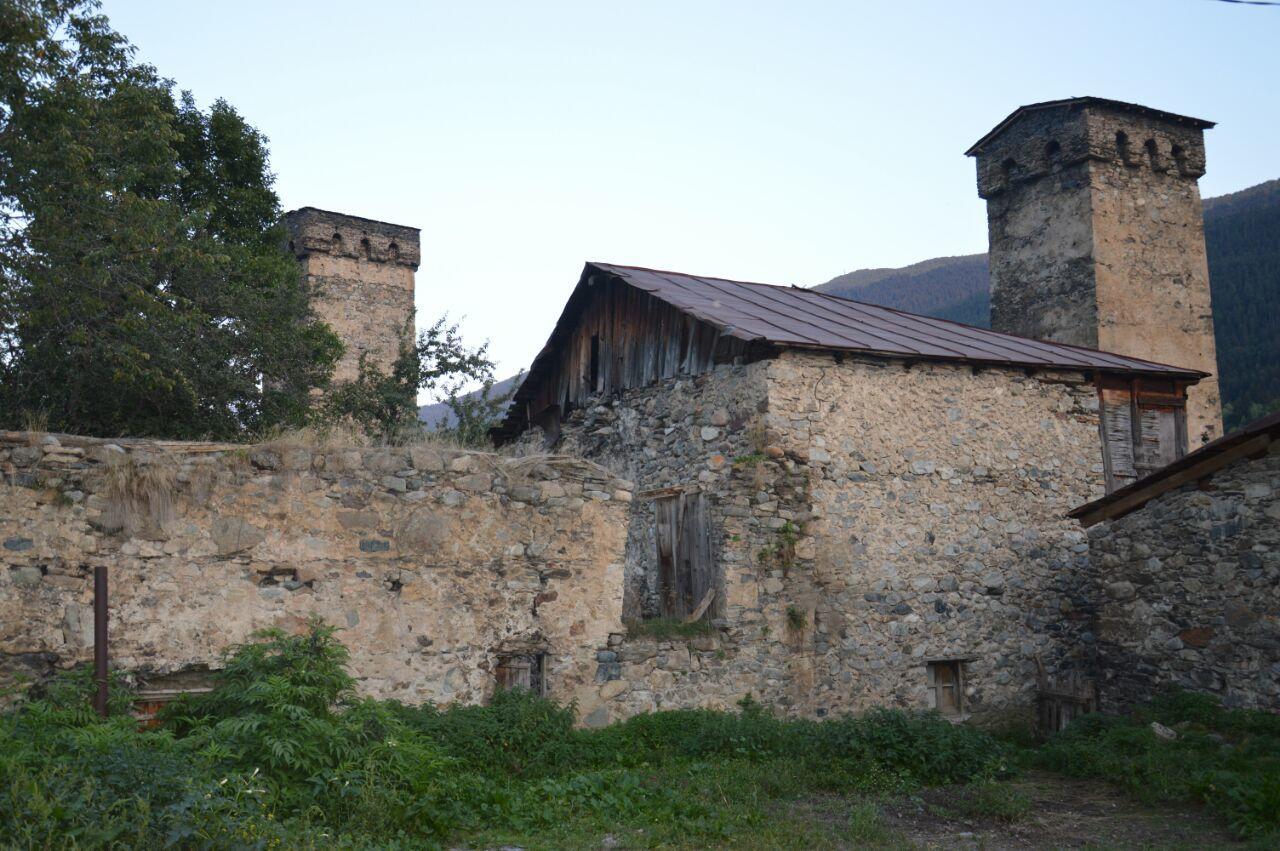 Ailama Guesthouse Mestia Zewnętrze zdjęcie