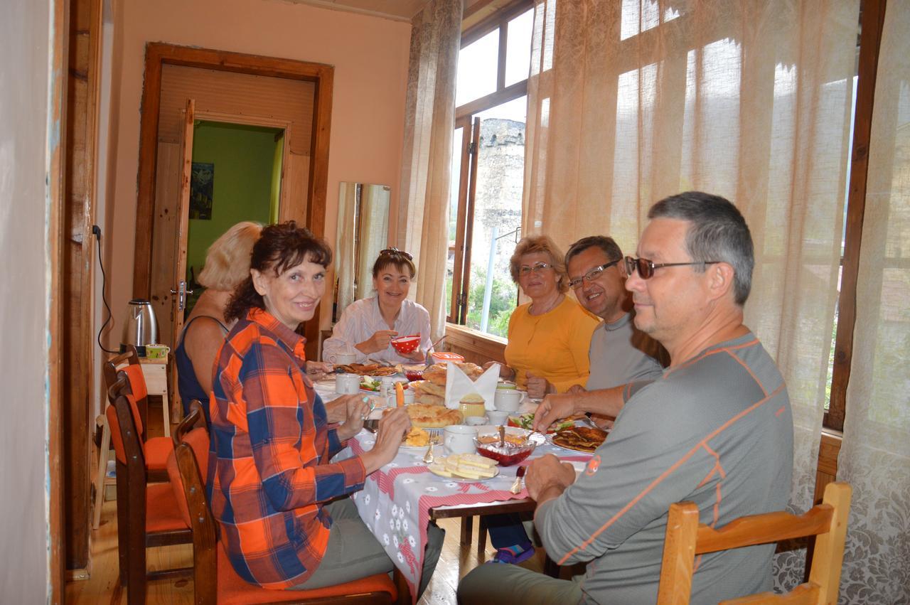 Ailama Guesthouse Mestia Zewnętrze zdjęcie