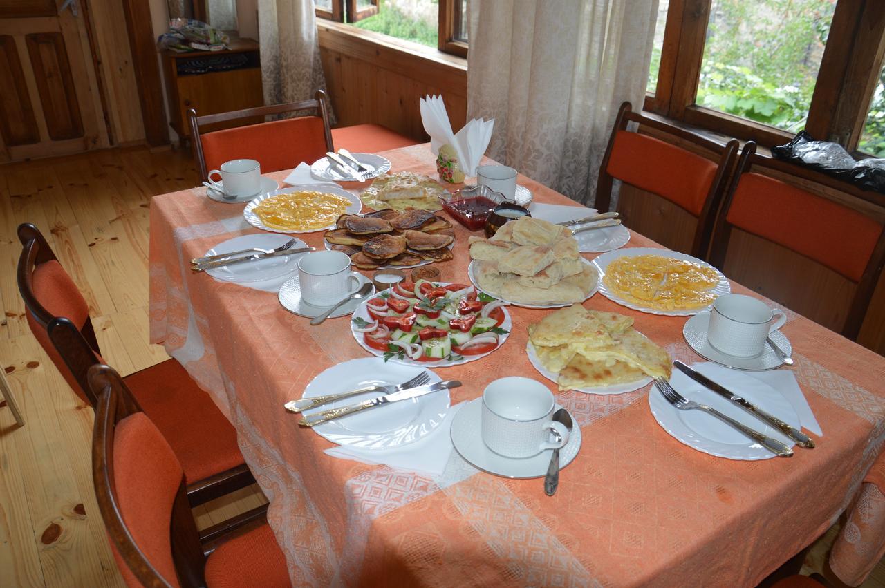 Ailama Guesthouse Mestia Zewnętrze zdjęcie